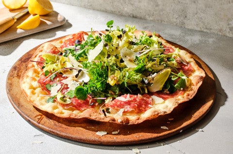 Salad pizza